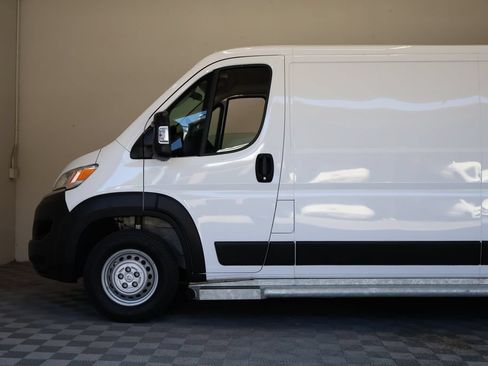 Used 2025 RAM ProMaster 2500 w/ U-Haul Equipment Group FWD image 8