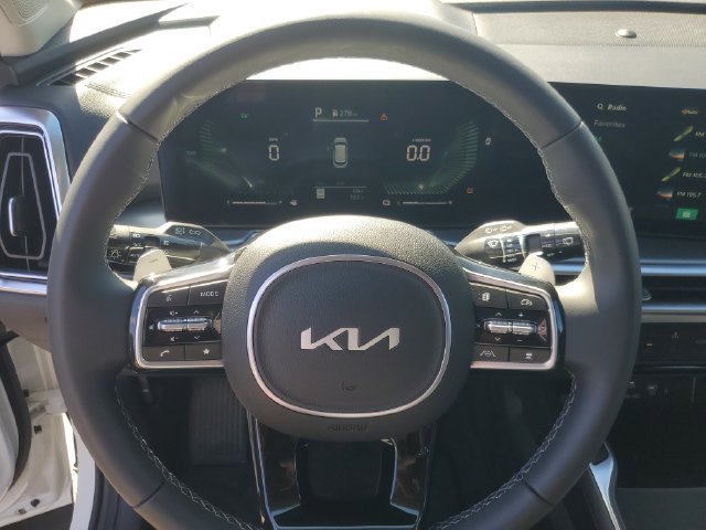 Used 2025 Kia Sorento EX AWD/4WD image 16