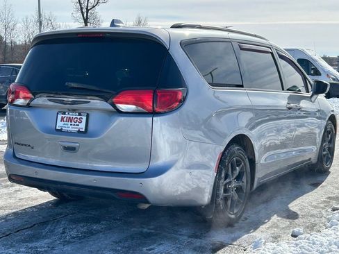 Used 2020 Chrysler Pacifica Touring-L Plus image 7