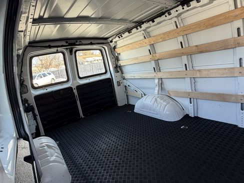 Used 2024 GMC Savana 2500 w/ Driver Convenience Package image 14