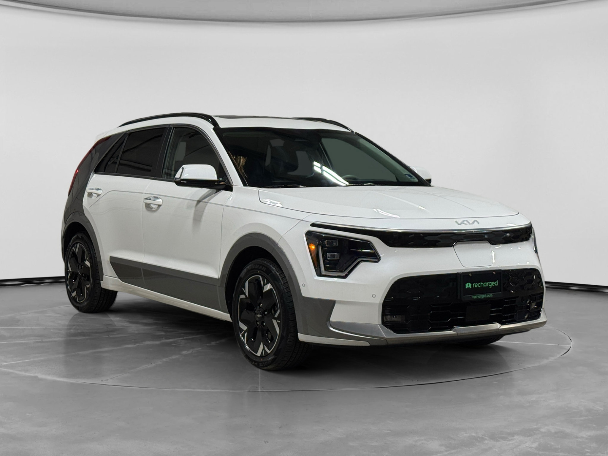 Used 2023 Kia Niro Wave w/ Wave Preserve Package FWD image 4