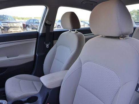 Used 2020 Hyundai Elantra SE FWD image 9
