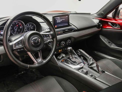 Used 2018 MAZDA MX-5 Miata RF Club RWD image 13