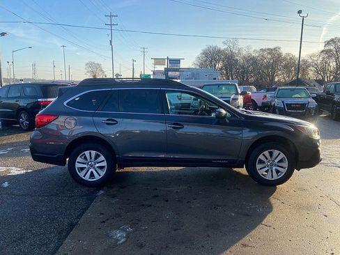 Used 2019 Subaru Outback 2.5i Premium image 5