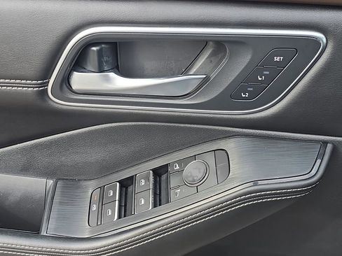 Used 2021 Nissan Rogue Platinum image 22