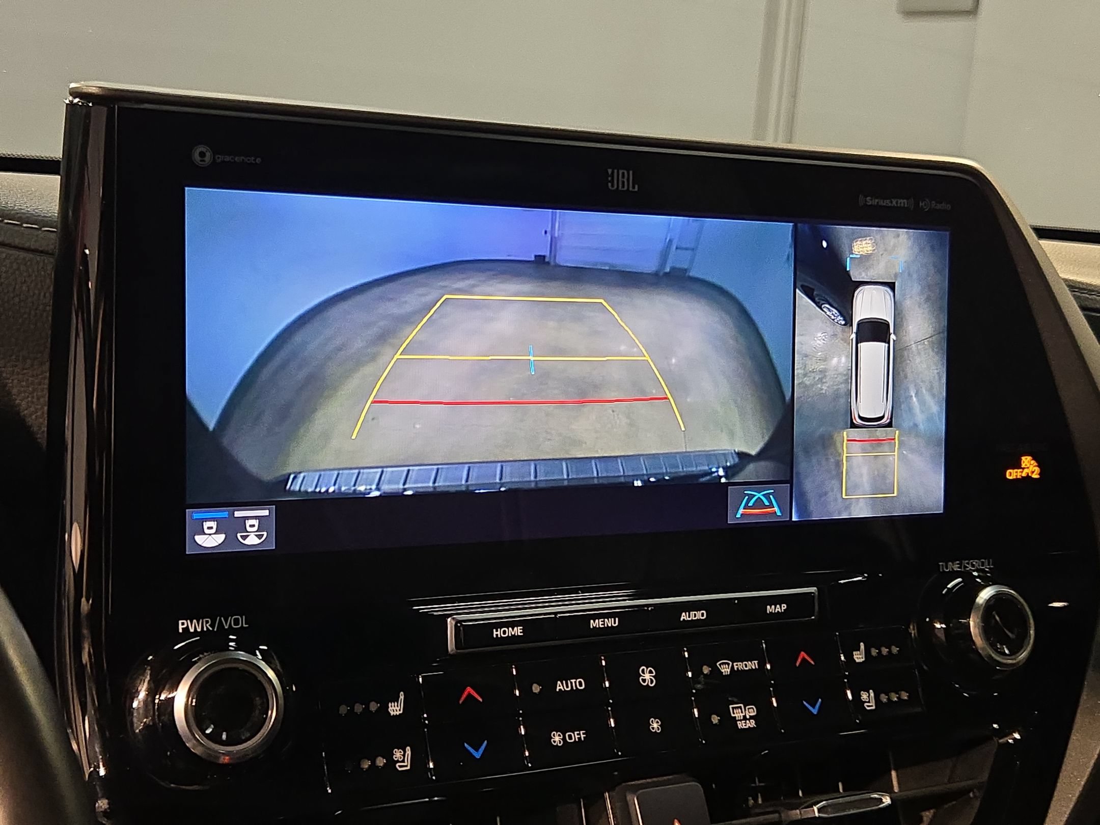 Used 2022 Toyota Highlander Limited FWD image 31