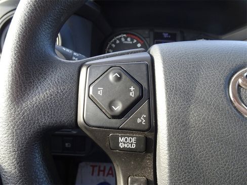 Used 2018 Toyota Tacoma SR image 19