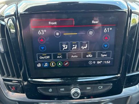 Used 2023 Chevrolet Traverse RS AWD/4WD image 31