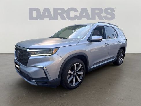 Used 2025 Honda Pilot Elite image 3