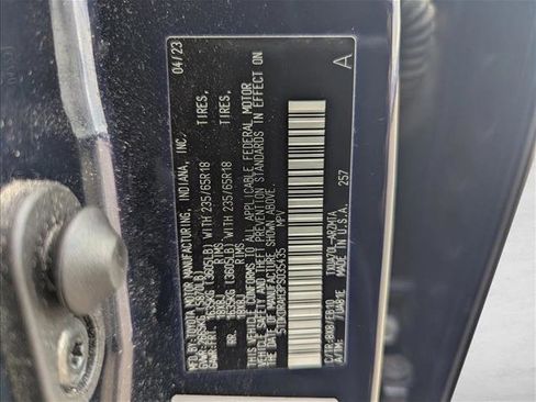 Used 2023 Toyota Highlander XLE image 18