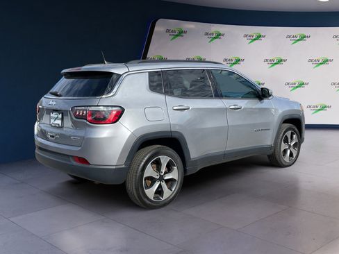 Used 2018 Jeep Compass Latitude w/ Popular Equipment Group AWD/4WD image 4