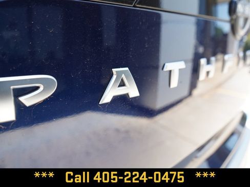 Used 2025 Nissan Pathfinder SL AWD/4WD image 6