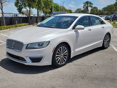 Used 2017 Lincoln MKZ Premiere image 3