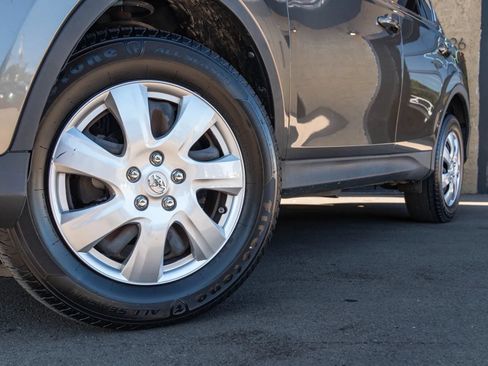 Used 2014 Toyota RAV4 LE FWD image 10