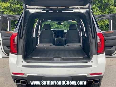 Used 2025 GMC Yukon XL Denali AWD/4WD image 47