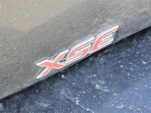 Used 2019 Toyota Corolla XSE image 5