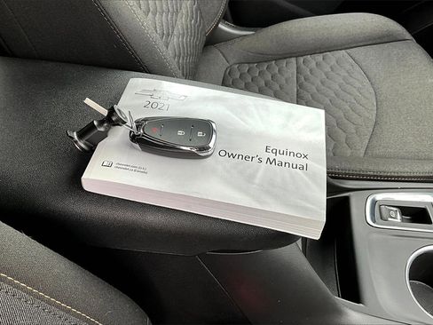 Used 2021 Chevrolet Equinox LT image 16