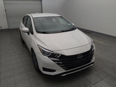 Used 2024 Nissan Versa SV FWD image 14