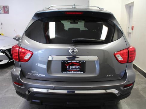 Used 2020 Nissan Pathfinder SL AWD/4WD image 5
