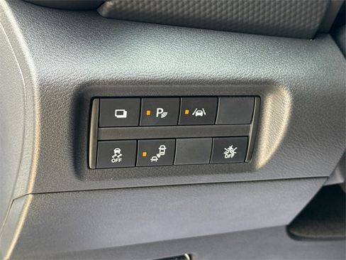 Certified 2025 Nissan Kicks Play S image 21