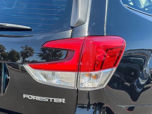 Used 2023 Subaru Forester Premium AWD/4WD image 8