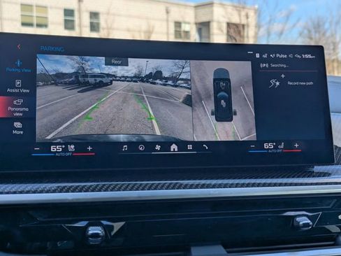 Used 2024 BMW X5 M60i w/ Executive Package image 21