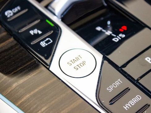 Used 2025 BMW X5 xDrive50e image 35