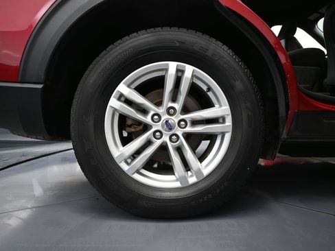 Used 2020 Ford Explorer XLT w/ Comfort Package image 15