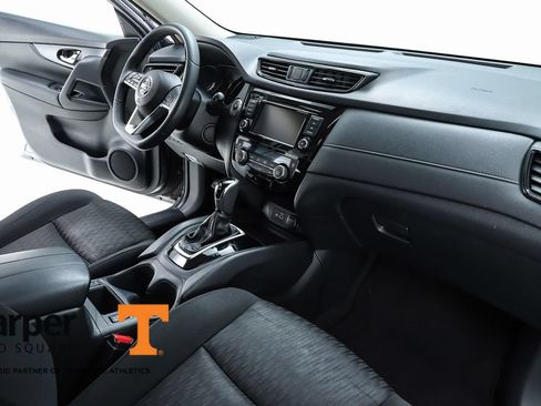 Used 2019 Nissan Rogue SV FWD image 33