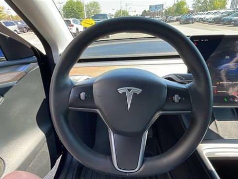 Used 2023 Tesla Model Y Long Range AWD/4WD image 14