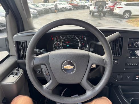 Used 2022 Chevrolet Express 2500 w/ Driver Convenience Package image 9