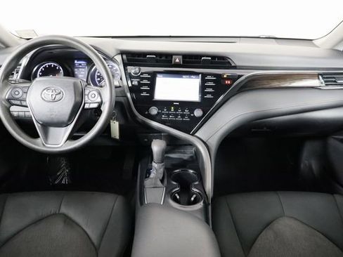 Used 2020 Toyota Camry LE image 14