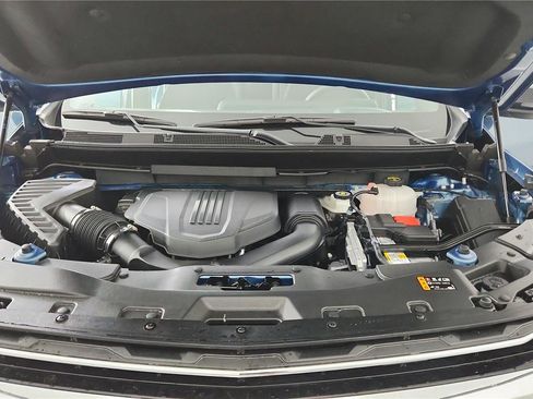 Used 2025 Chevrolet Traverse LT w/ Driver Confidence Package image 40