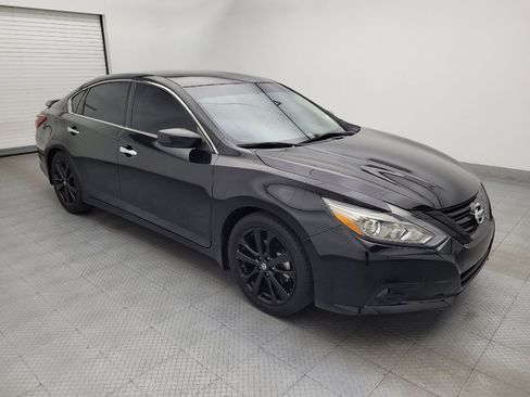 Used 2018 Nissan Altima 2.5 SR w/ SR Midnight Edition FWD image 13