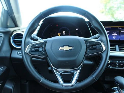 Used 2024 Chevrolet Trax LT w/ Driver Confidence Package FWD image 22