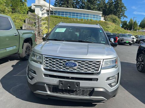 Used 2017 Ford Explorer Platinum AWD/4WD image 1