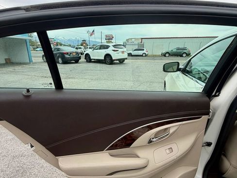 Used 2014 Buick LaCrosse Premium FWD image 25
