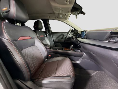 Used 2026 Nissan Kicks SR w/ SR Premium Package FWD image 29