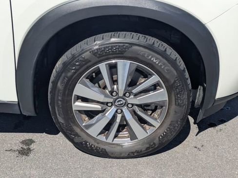 Used 2022 Nissan Pathfinder SL image 11