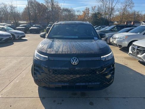 New 2026 Volkswagen Tiguan SE R-Line AWD/4WD image 2