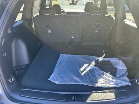 New 2025 Jeep Grand Cherokee Laredo w/ Luxury Tech Group I image 25