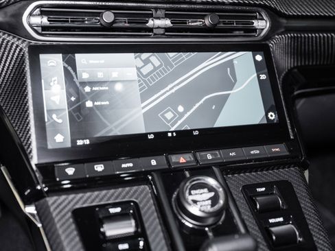 Used 2025 Aston Martin V8 Vantage Coupe image 10