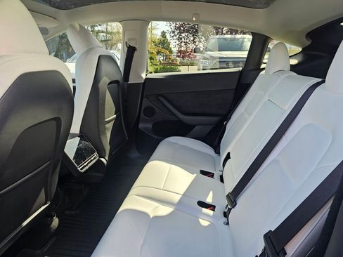 Used 2024 Tesla Model Y Long Range RWD image 20