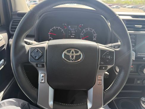 Used 2020 Toyota 4Runner SR5 Premium w/ Moonroof Package AWD/4WD image 17
