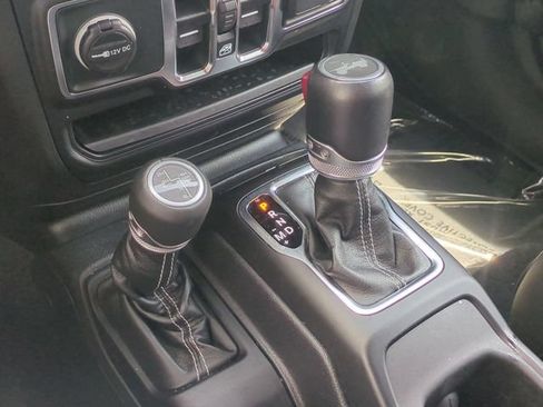 Used 2023 Jeep Wrangler Unlimited Sahara w/ Cold Weather Group AWD/4WD image 25