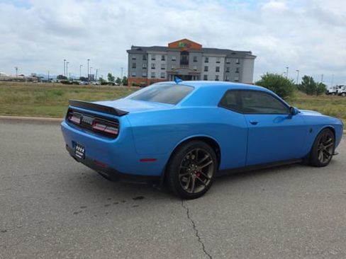 Used 2023 Dodge Challenger SRT Hellcat w/ Driver Convenience Group RWD image 6