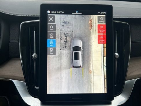 Used 2025 Volvo XC90 B5 Plus image 24