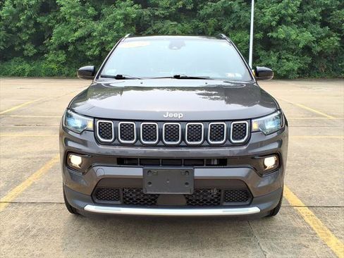 Used 2023 Jeep Compass Limited AWD/4WD image 3