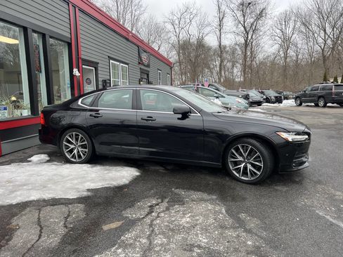 Used 2017 Volvo S90 T6 Momentum w/ Vision Package image 9