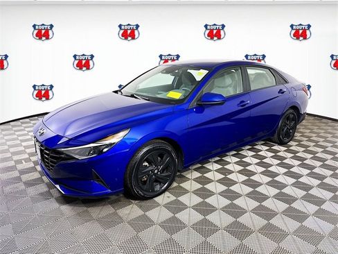 Used 2022 Hyundai Elantra SEL image 4